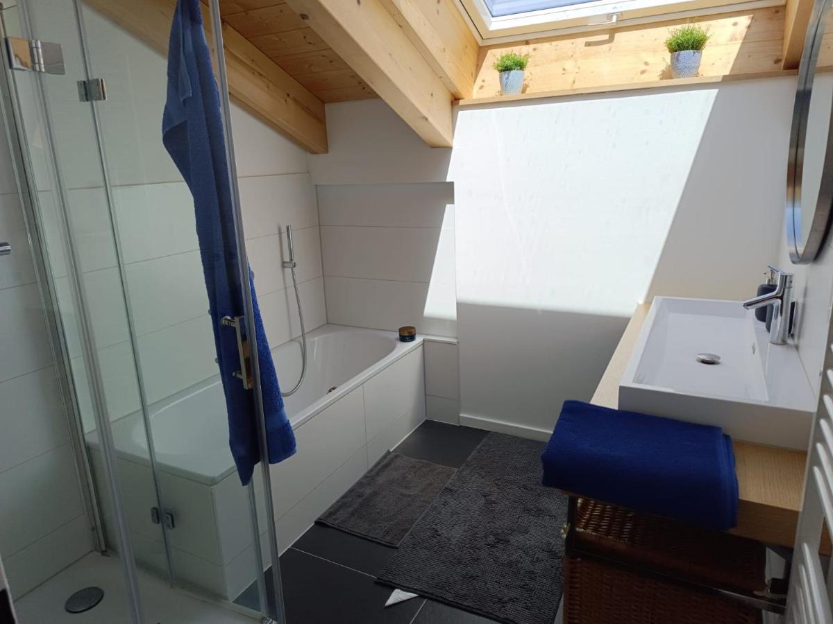 Apartment Unterm Dach Mit Kleinem Seeblick Munsing Exterior photo