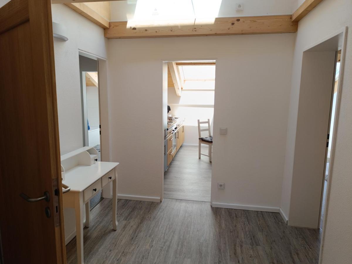 Apartment Unterm Dach Mit Kleinem Seeblick Munsing Exterior photo